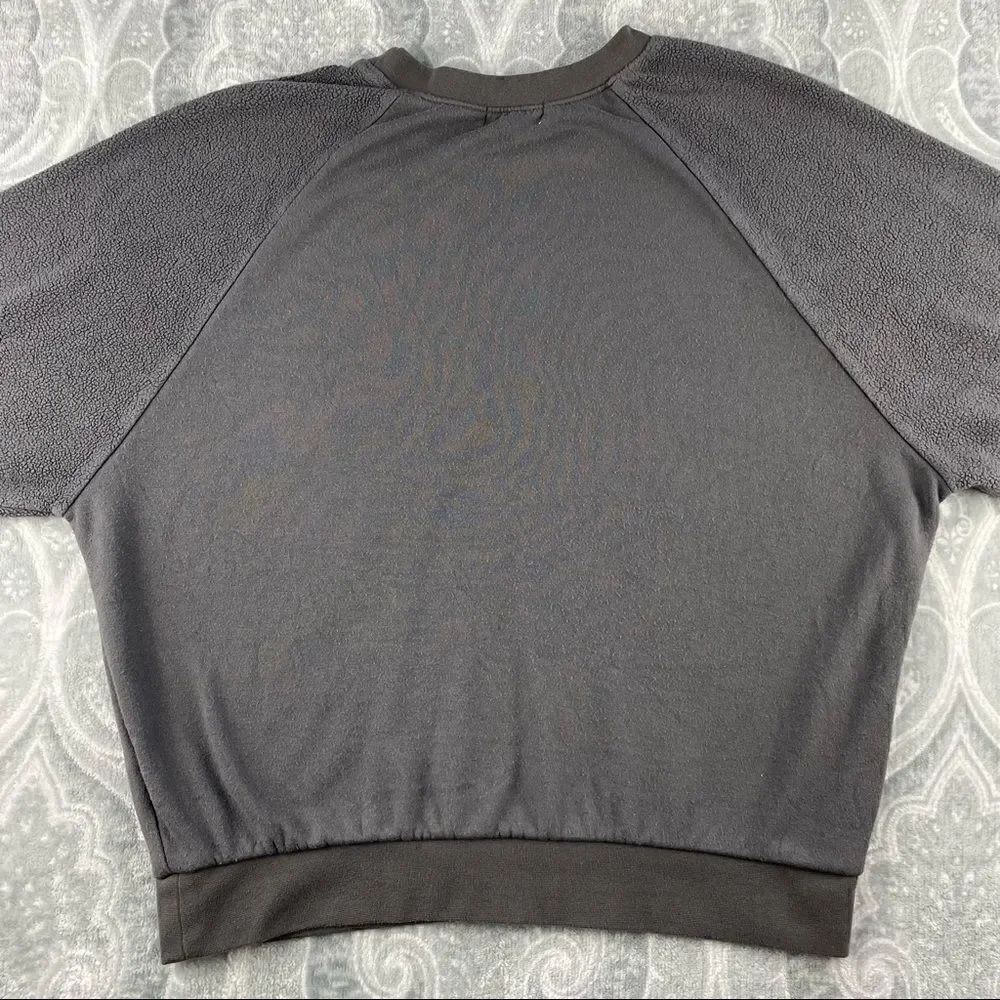 Womens Peloton Crewneck - Picture 2 of 4